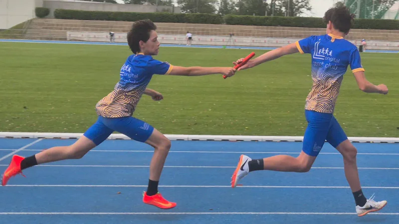 Štafeta Longi Performance na atletickom ovále