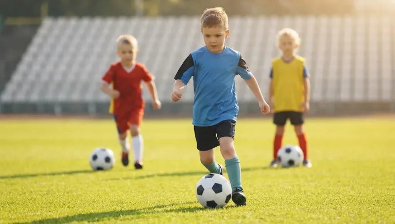 Deti na futbalovom tréningu
